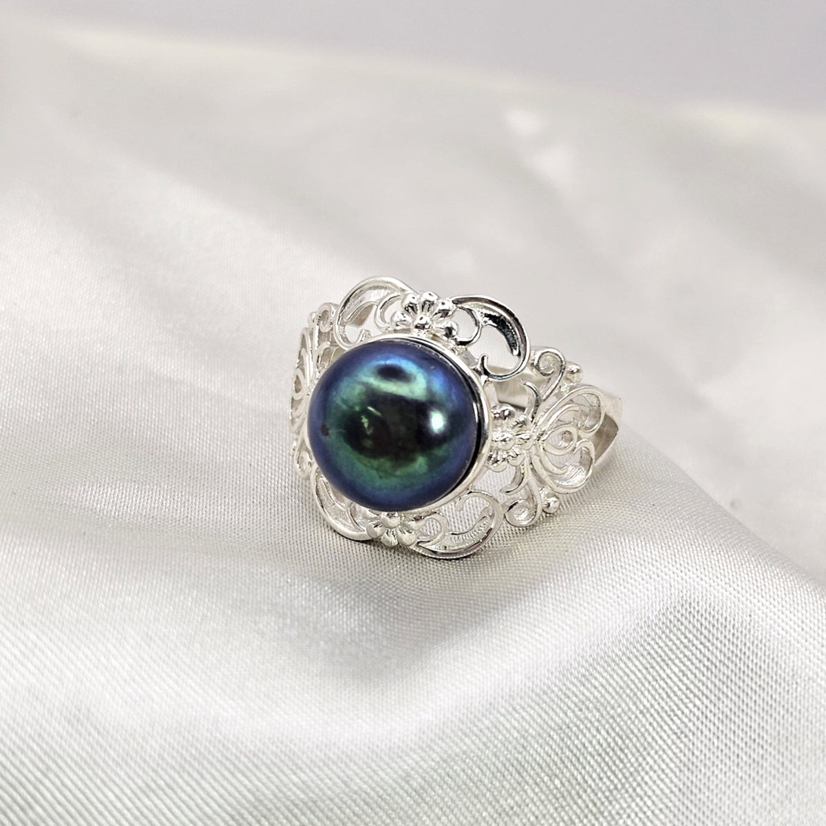 Peacock Pearl Filigree Ring image 4