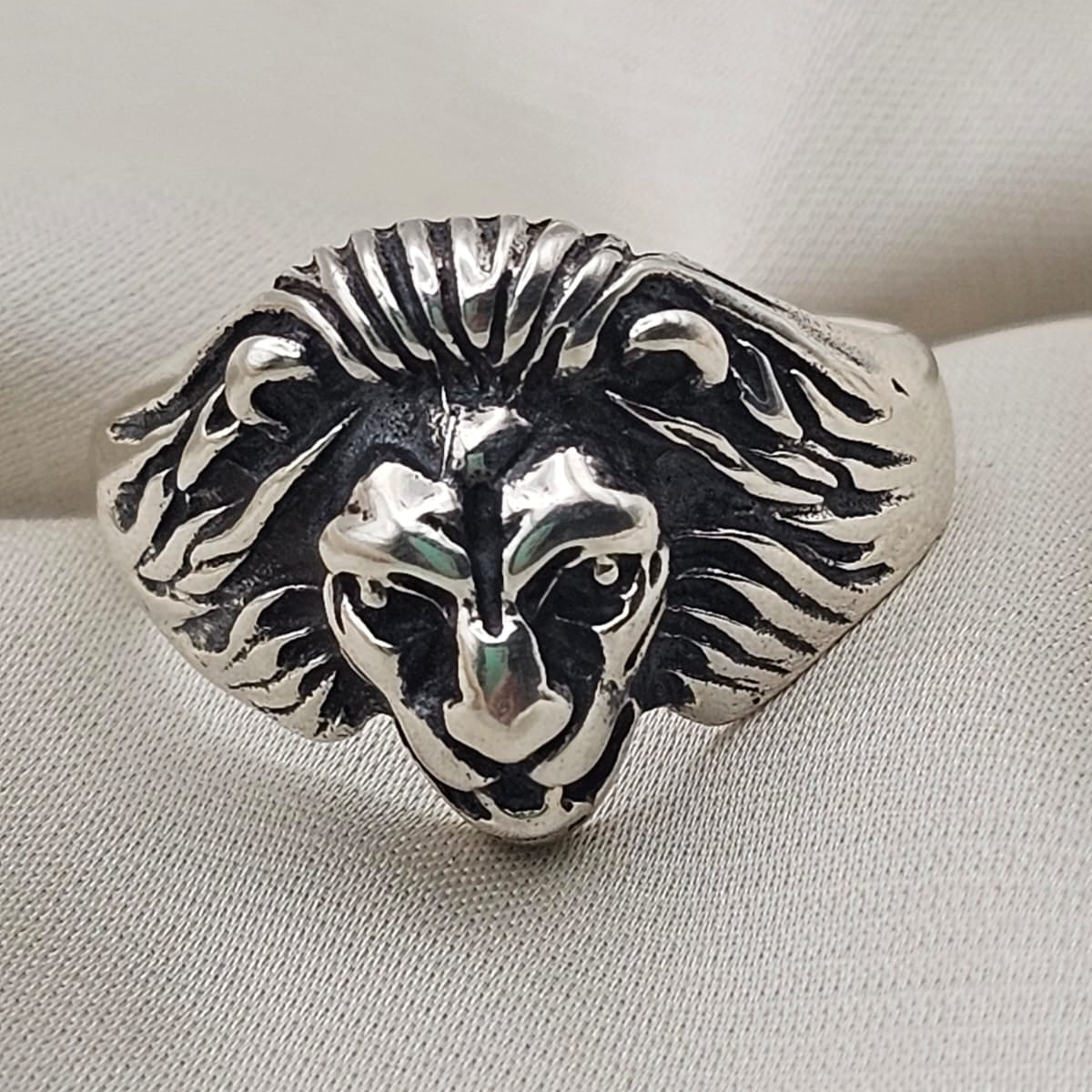 Lion's Head Ring image 1