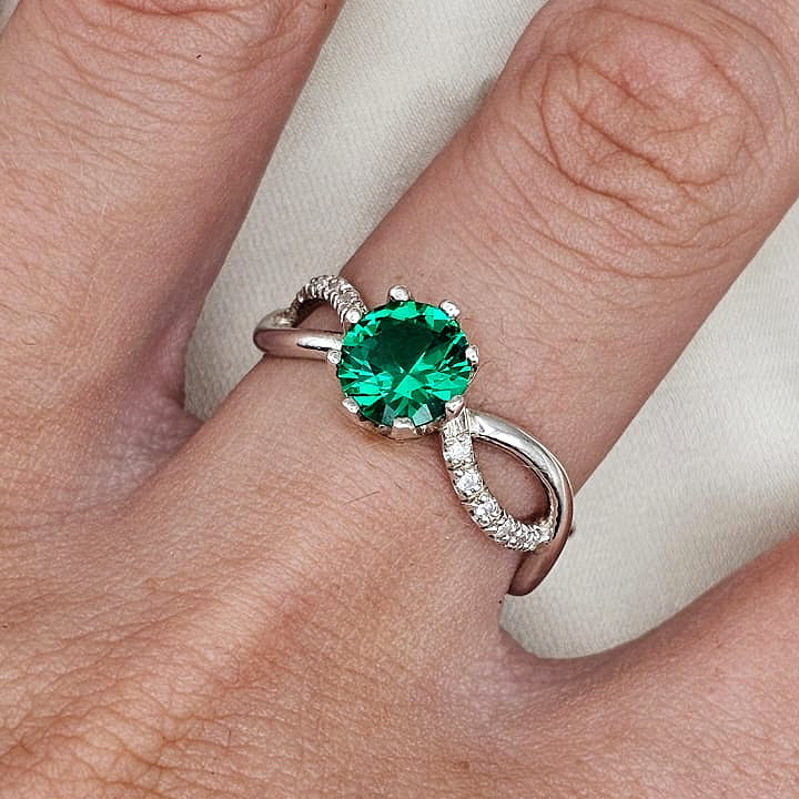 Green Cubic Claw Ring image 7