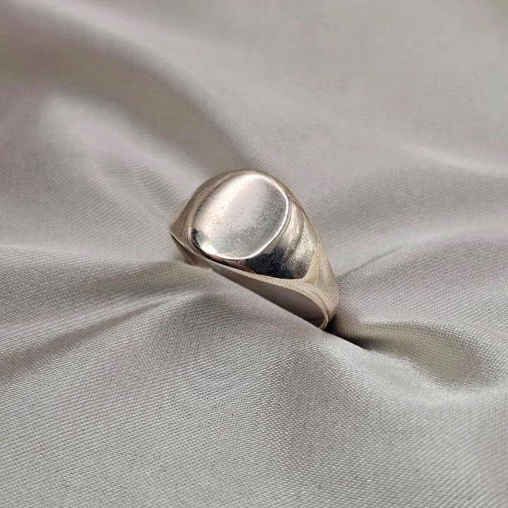 Round Signet Ring
