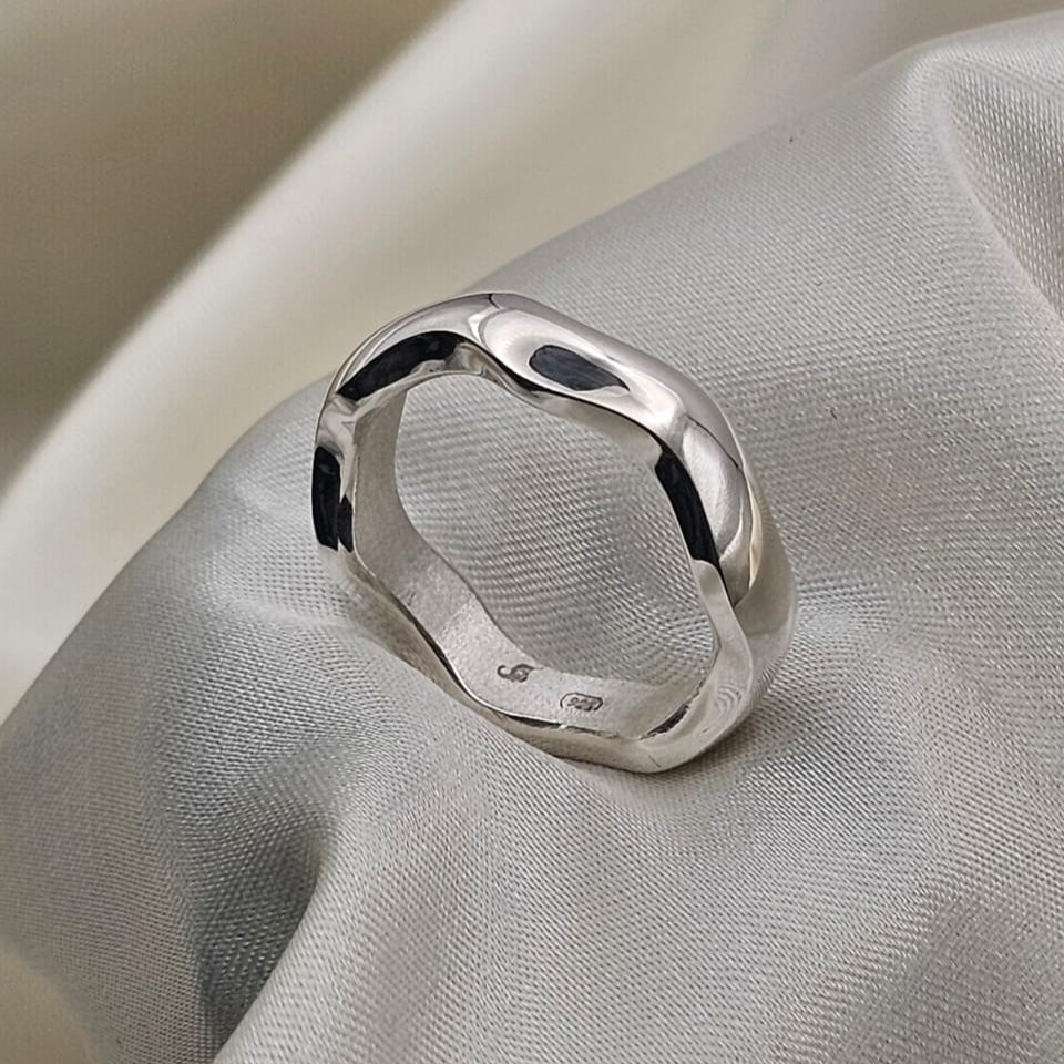 Sculpted Wave Band Ring image 0