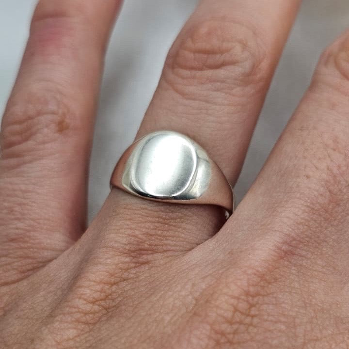 Round Signet Ring