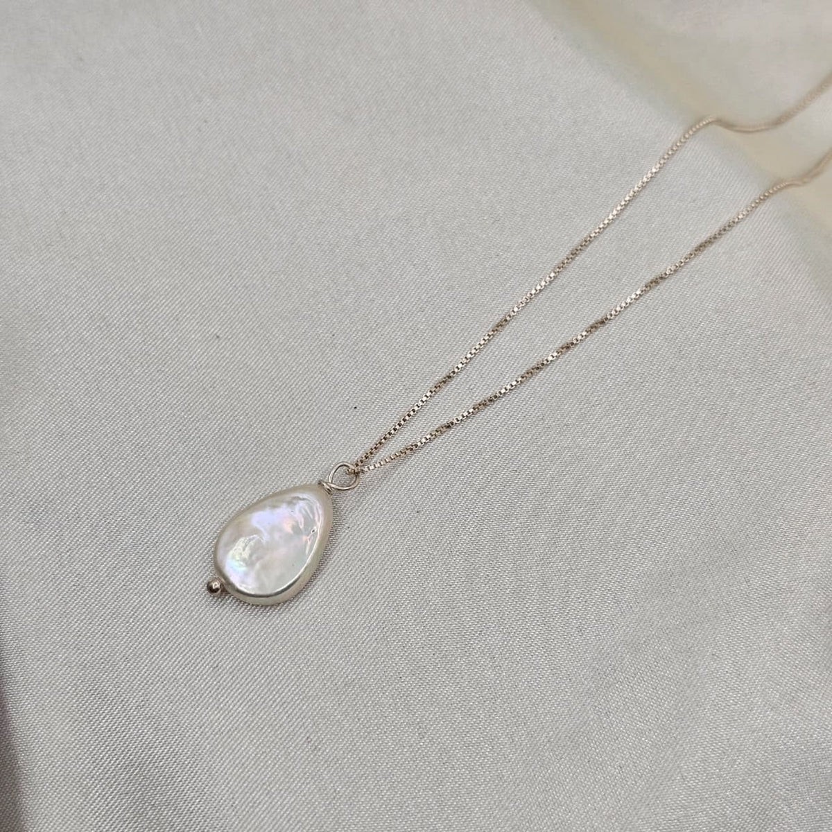 Dainty Chain Necklace with Baroque Pearl