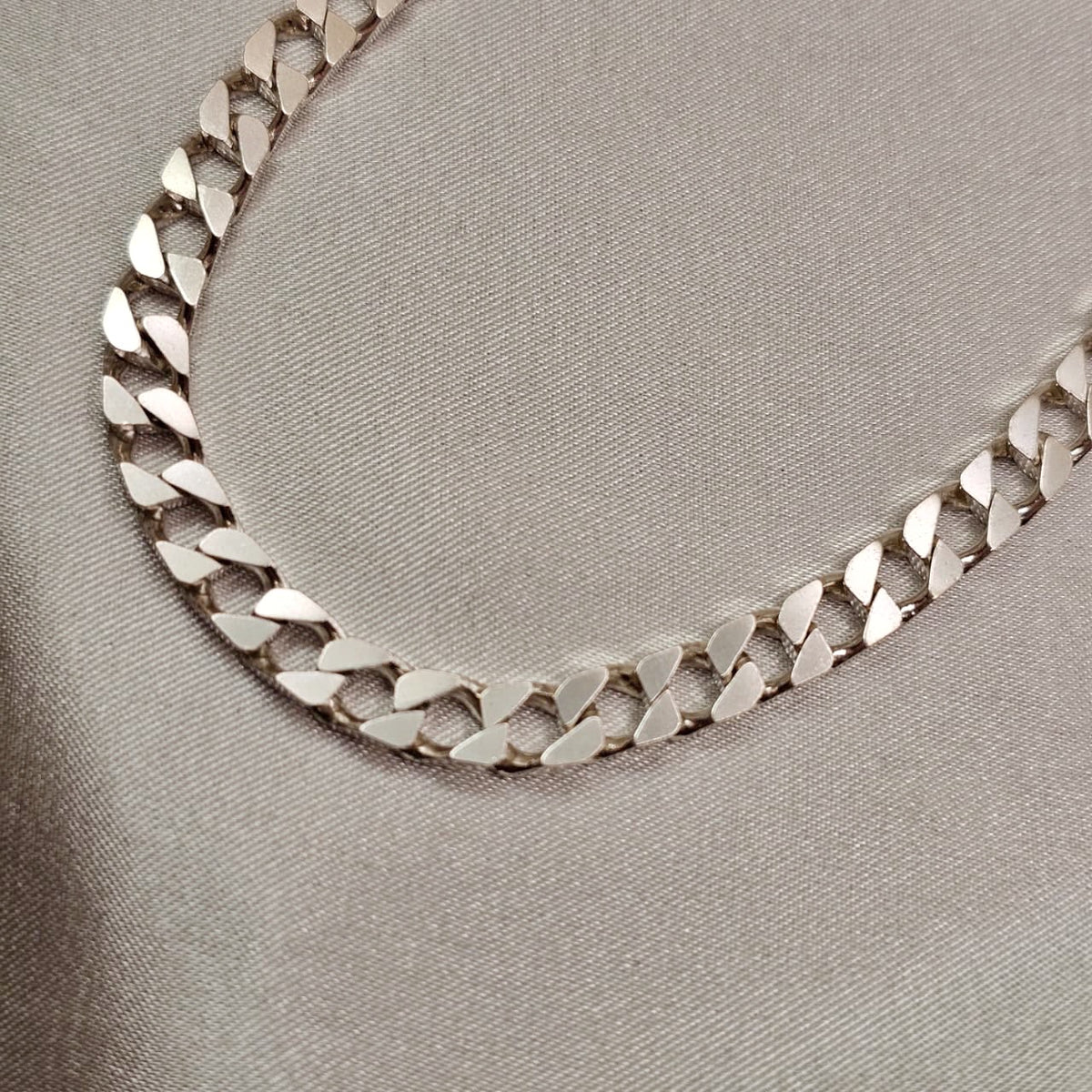 70cm Curb Chain