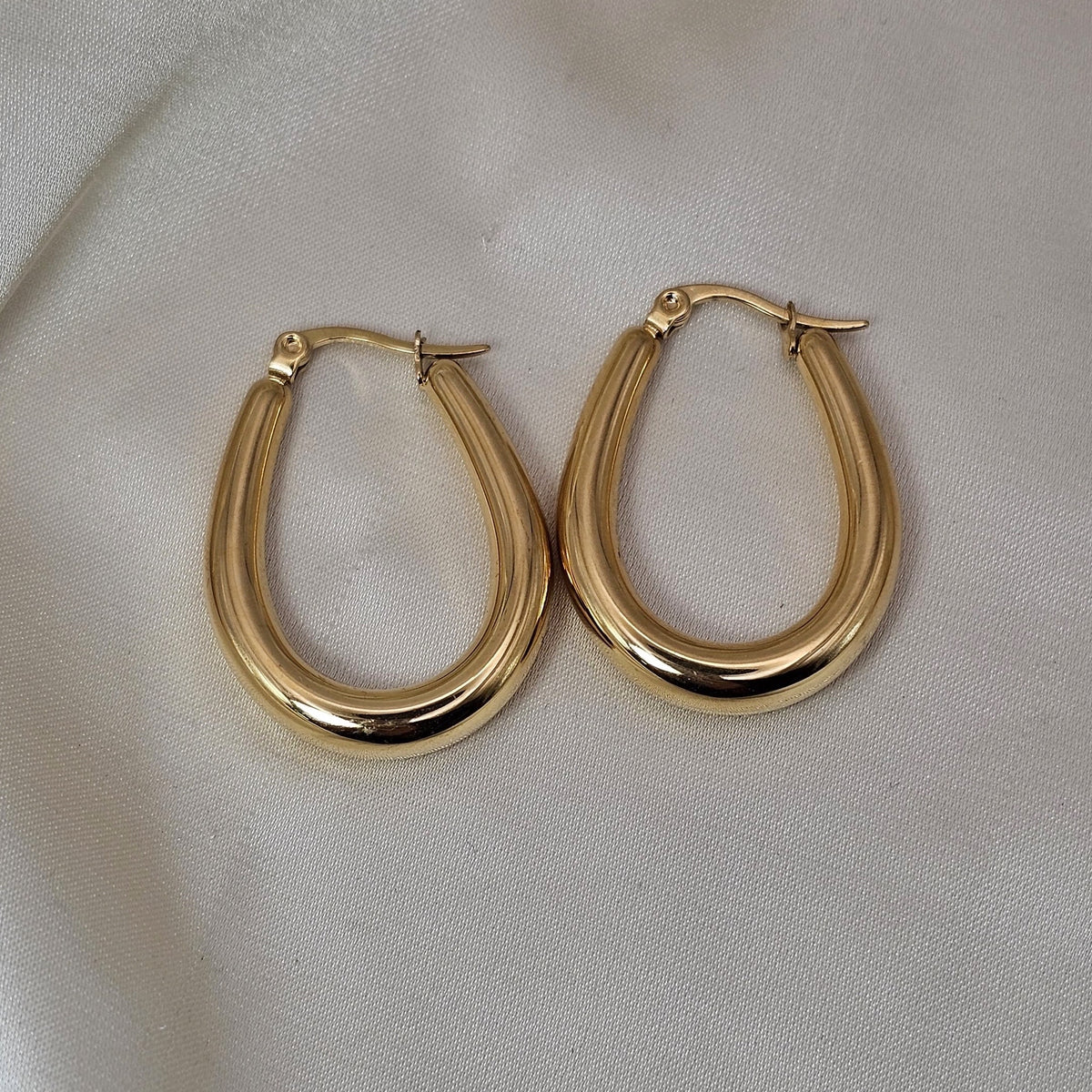 18k Gold Plated Stainless Steel Teardrop Hoop Earrings