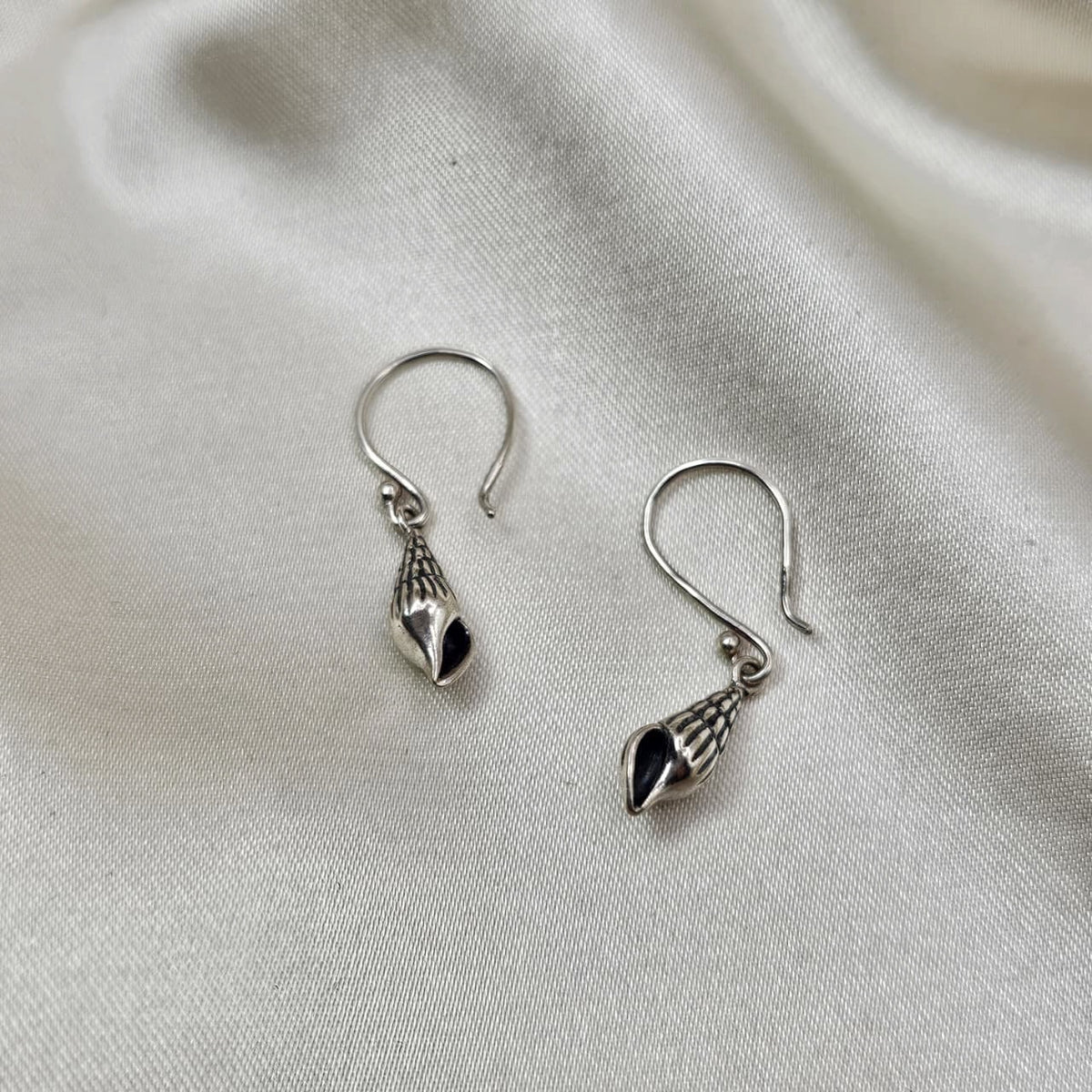 Ribbed Shell Drop Earrings