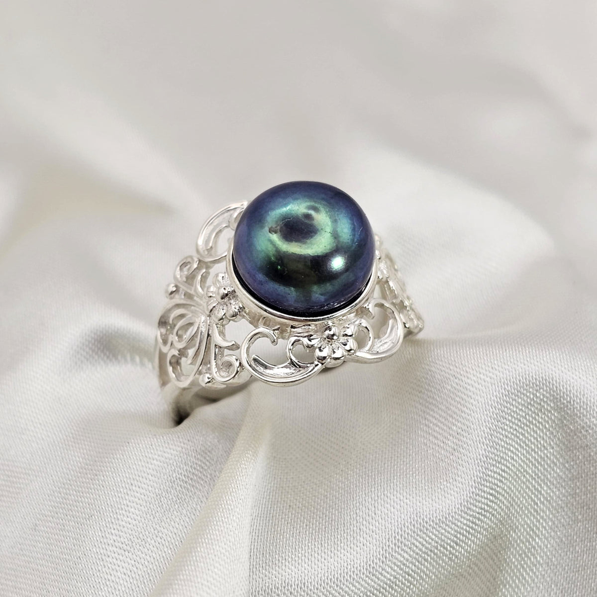 Peacock Pearl Filigree Ring image 2