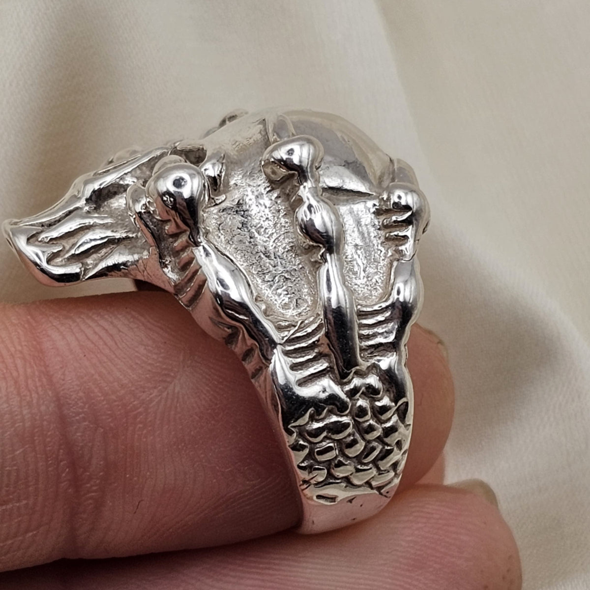 Skull & Claws Ring image 5
