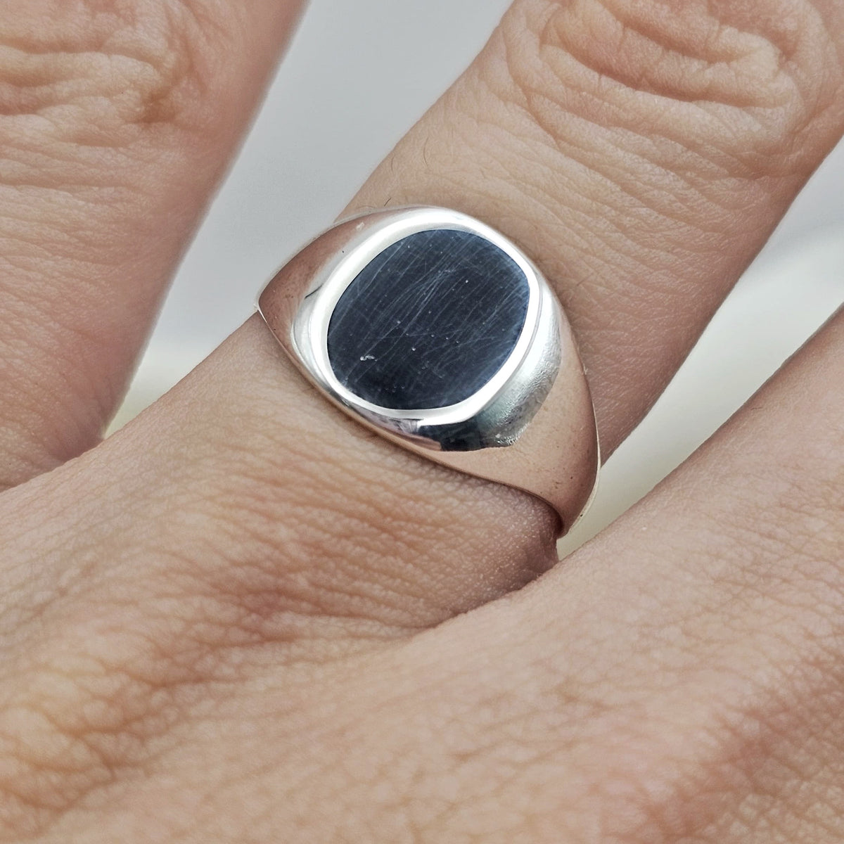 Medium Signet Ring