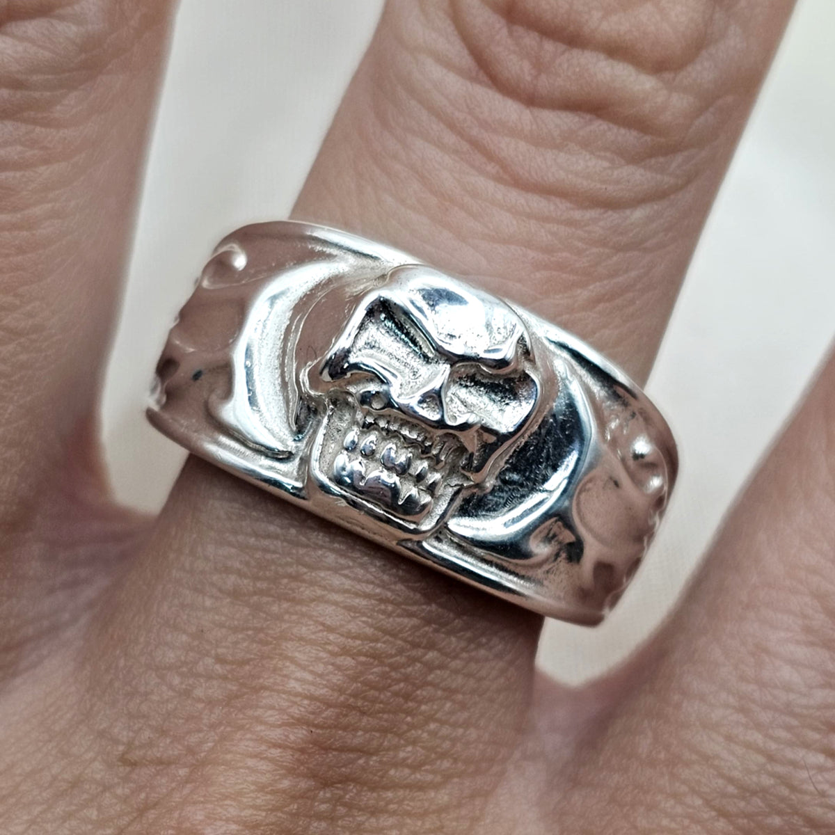 Fear Nothing Skull Ring image 2