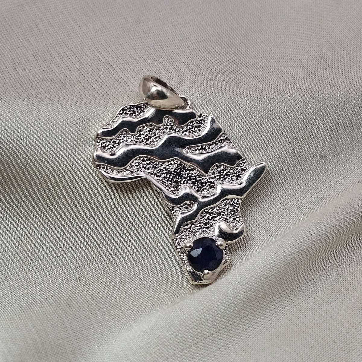 Africa Sapphire Pendant