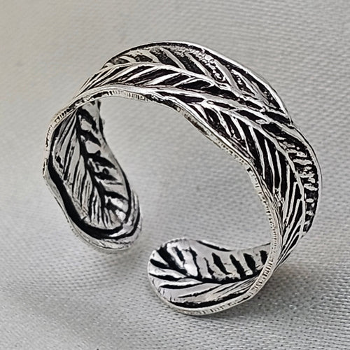 Feather Toe Ring image 1