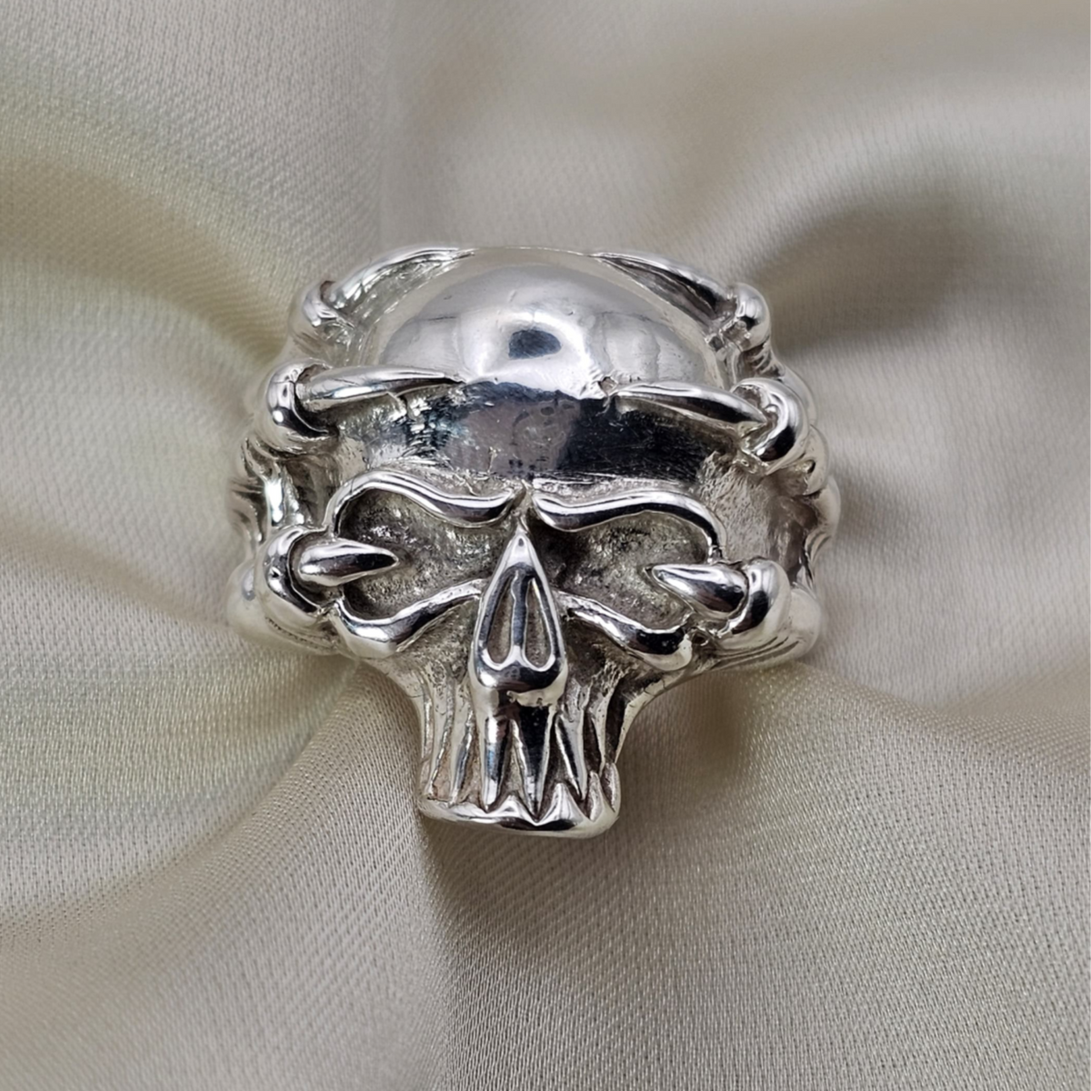 Skull & Claws Ring image 4