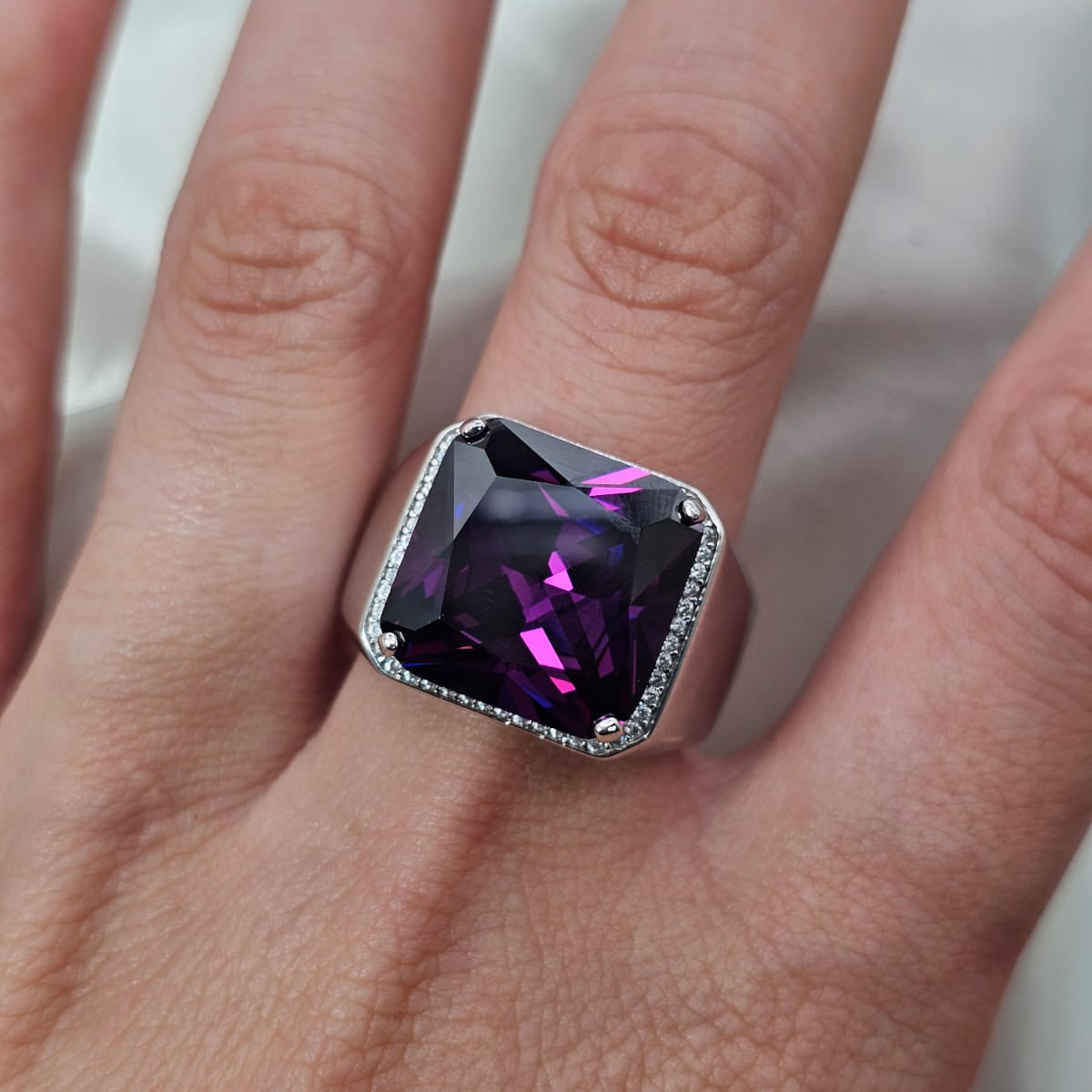Square-Cut Purple Cubic Zirconia Ring image 1