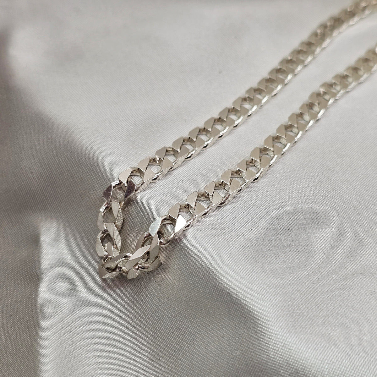 70cm Curb Chain