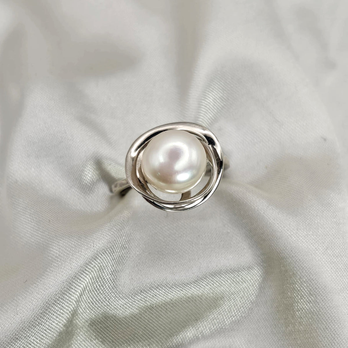 Freshwater Pearl Swirl Ring image 0