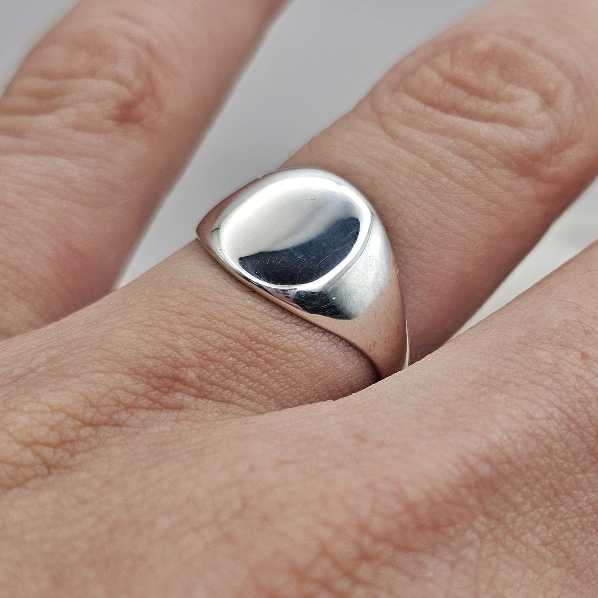 Medium Signet Ring