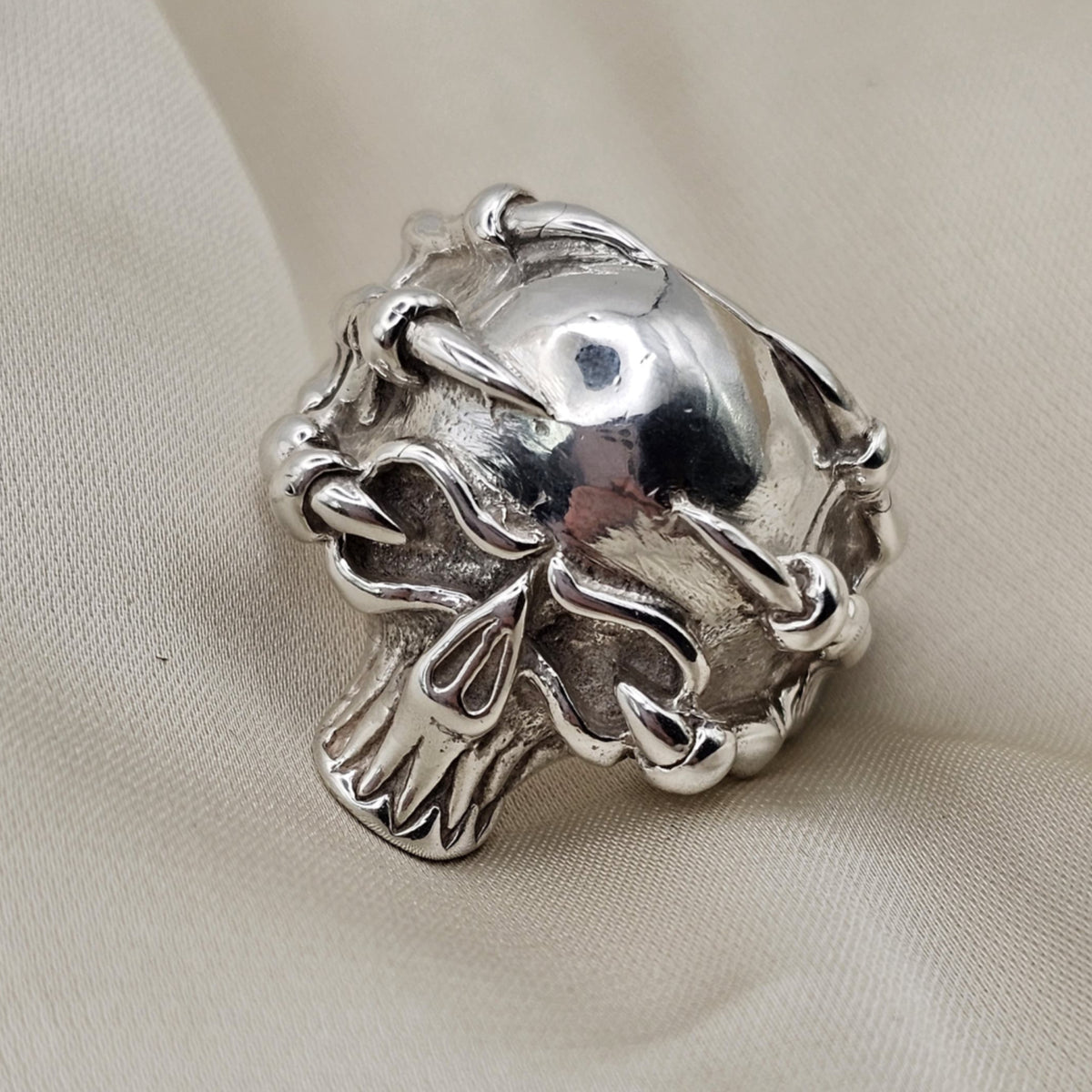 Skull & Claws Ring image 6
