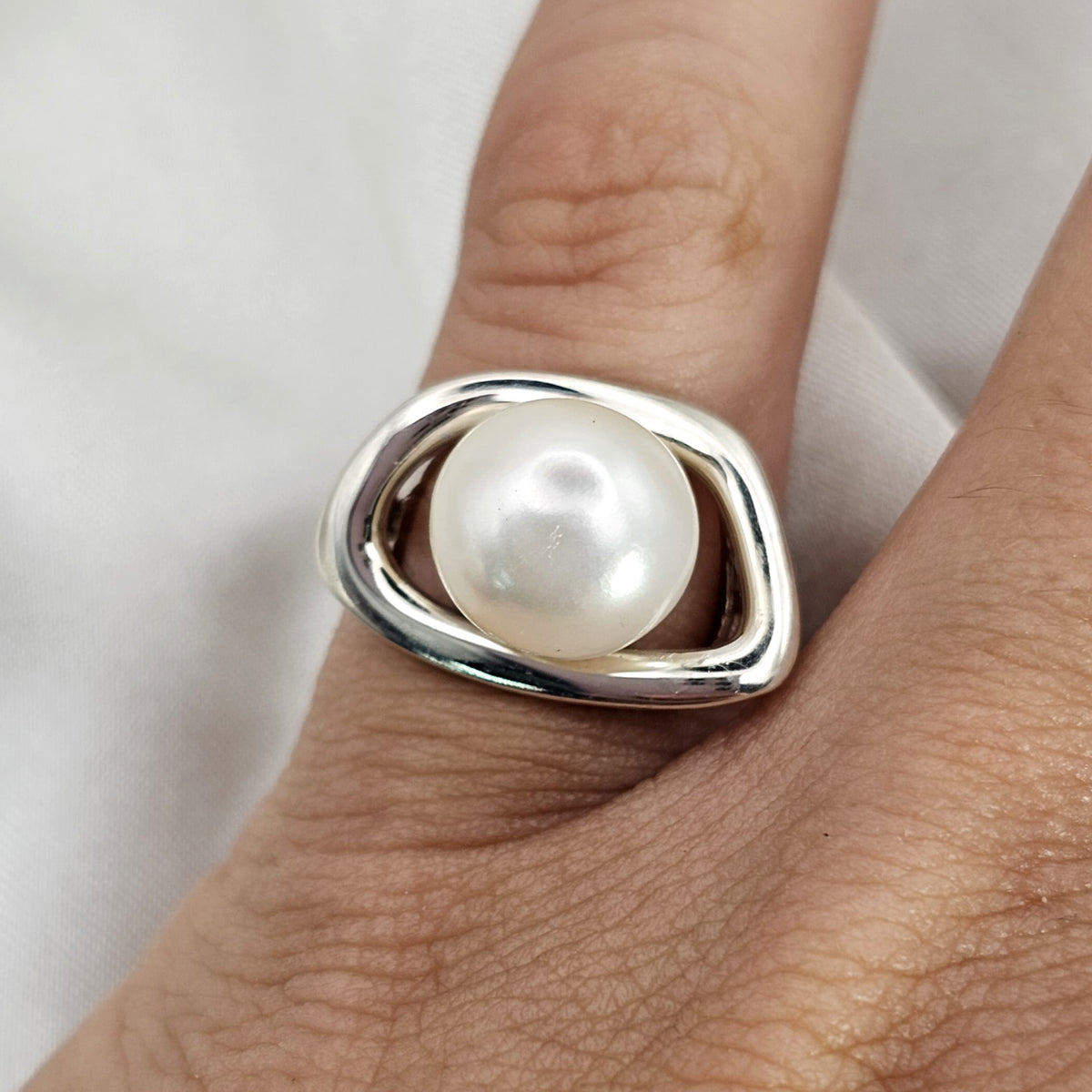 Freshwater Pearl Geometric Ring image 1