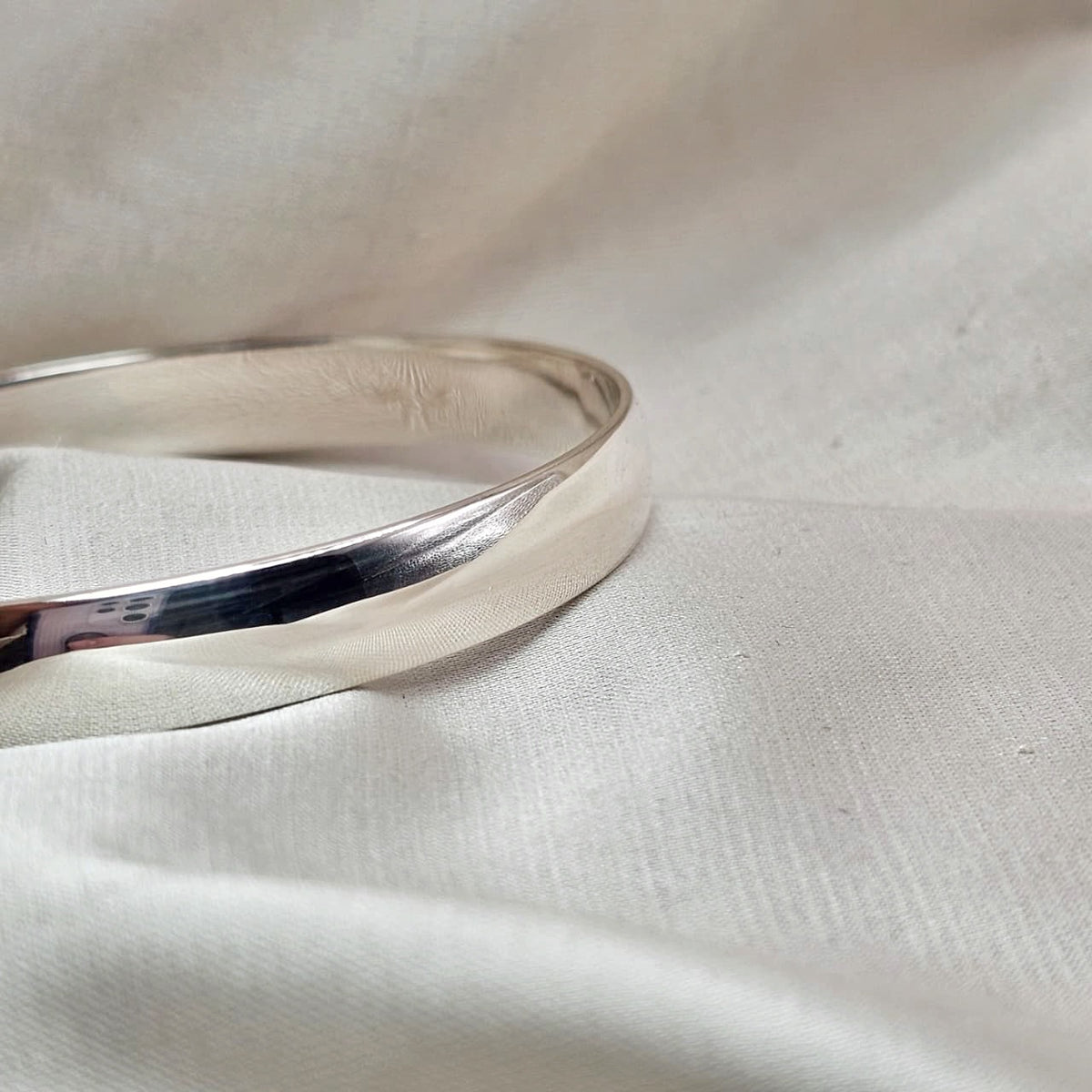 8MM Solid Bangle