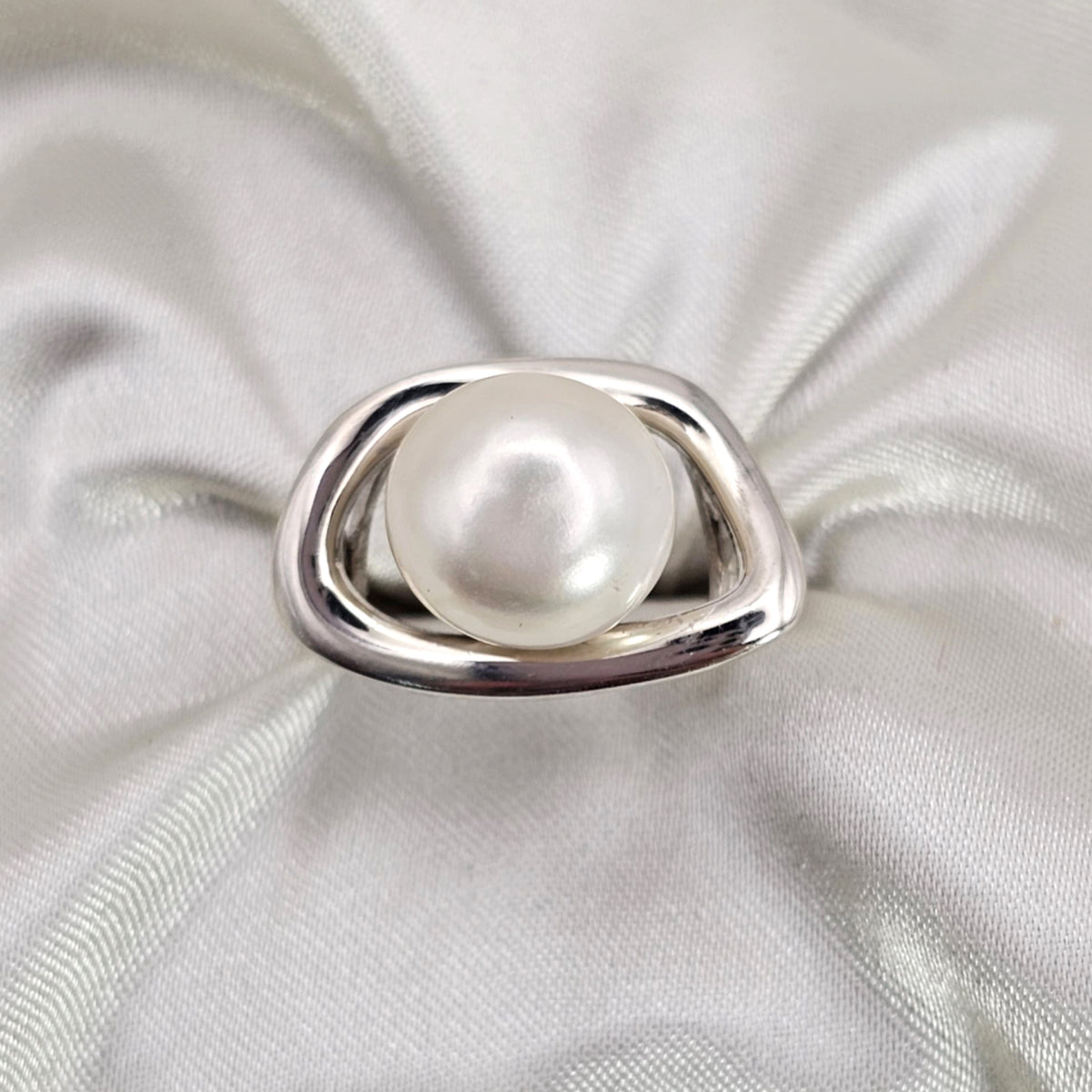 Freshwater Pearl Geometric Ring image 2
