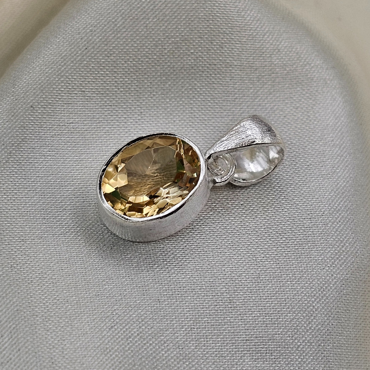 Oval Citrine Pendant image 4