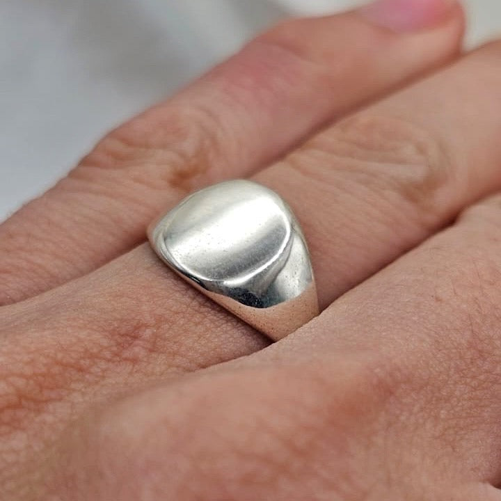 Round Signet Ring