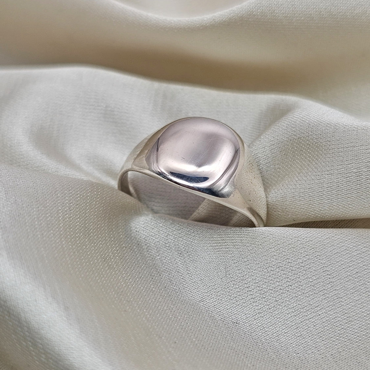 Medium Signet Ring
