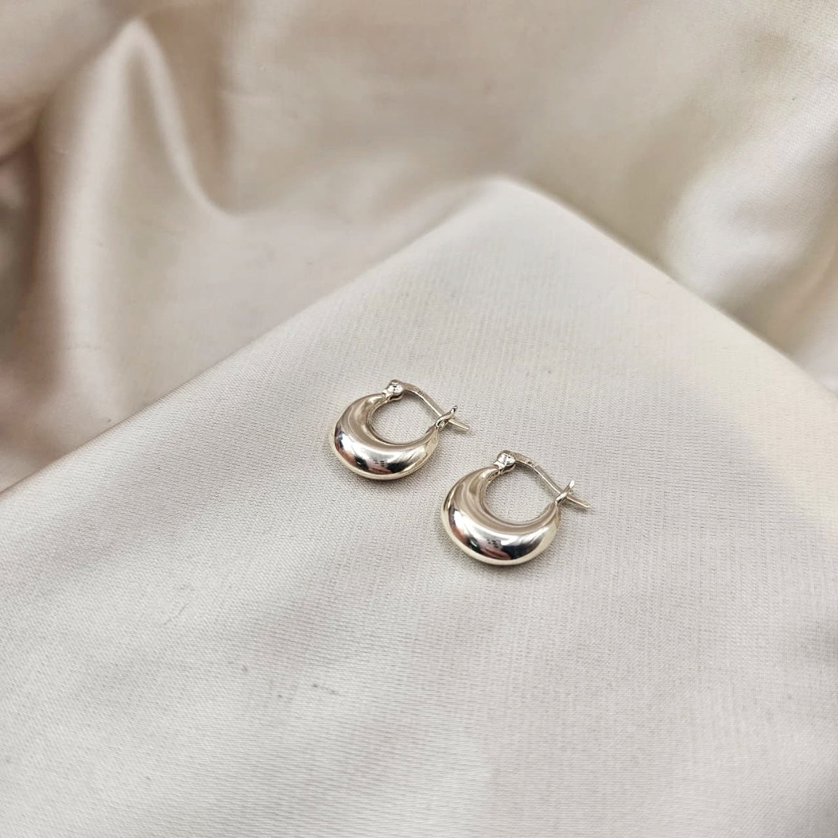 Tapered Hoop Earrings