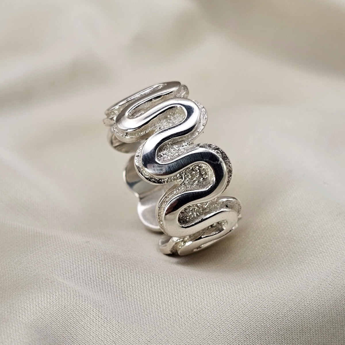 Meander Chunky Statement Ring image 2