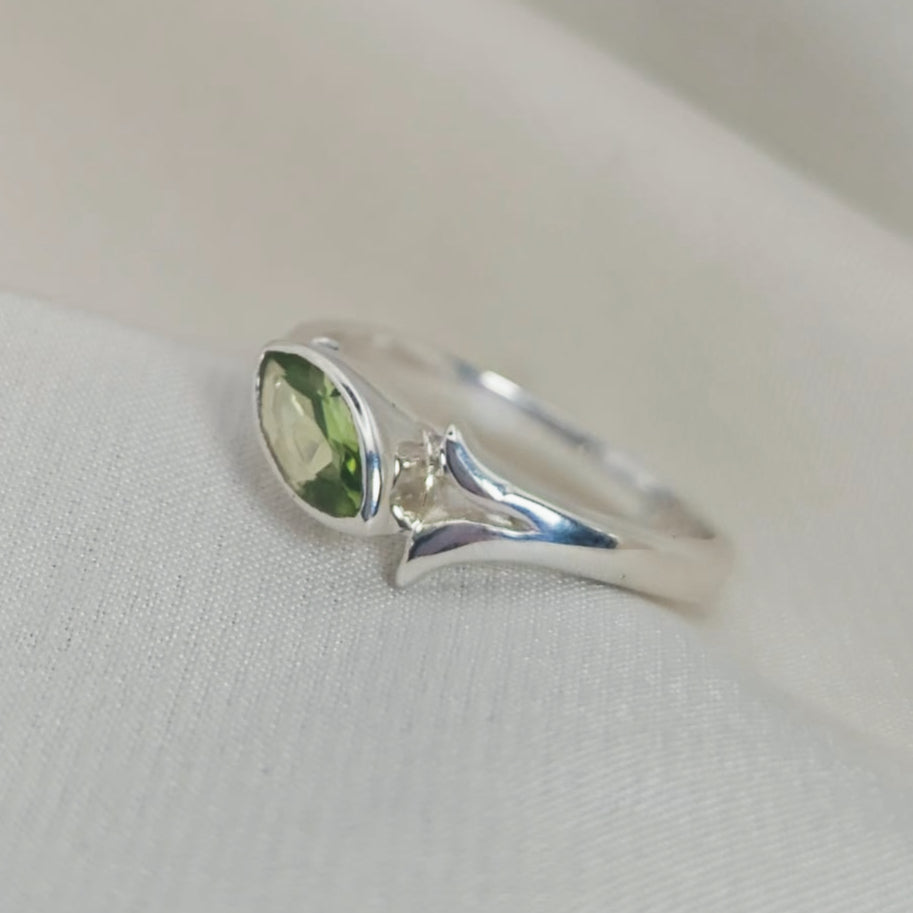 Peridot Marquise Ring image 5