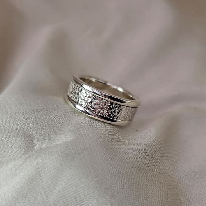 Textured Spinner Ring