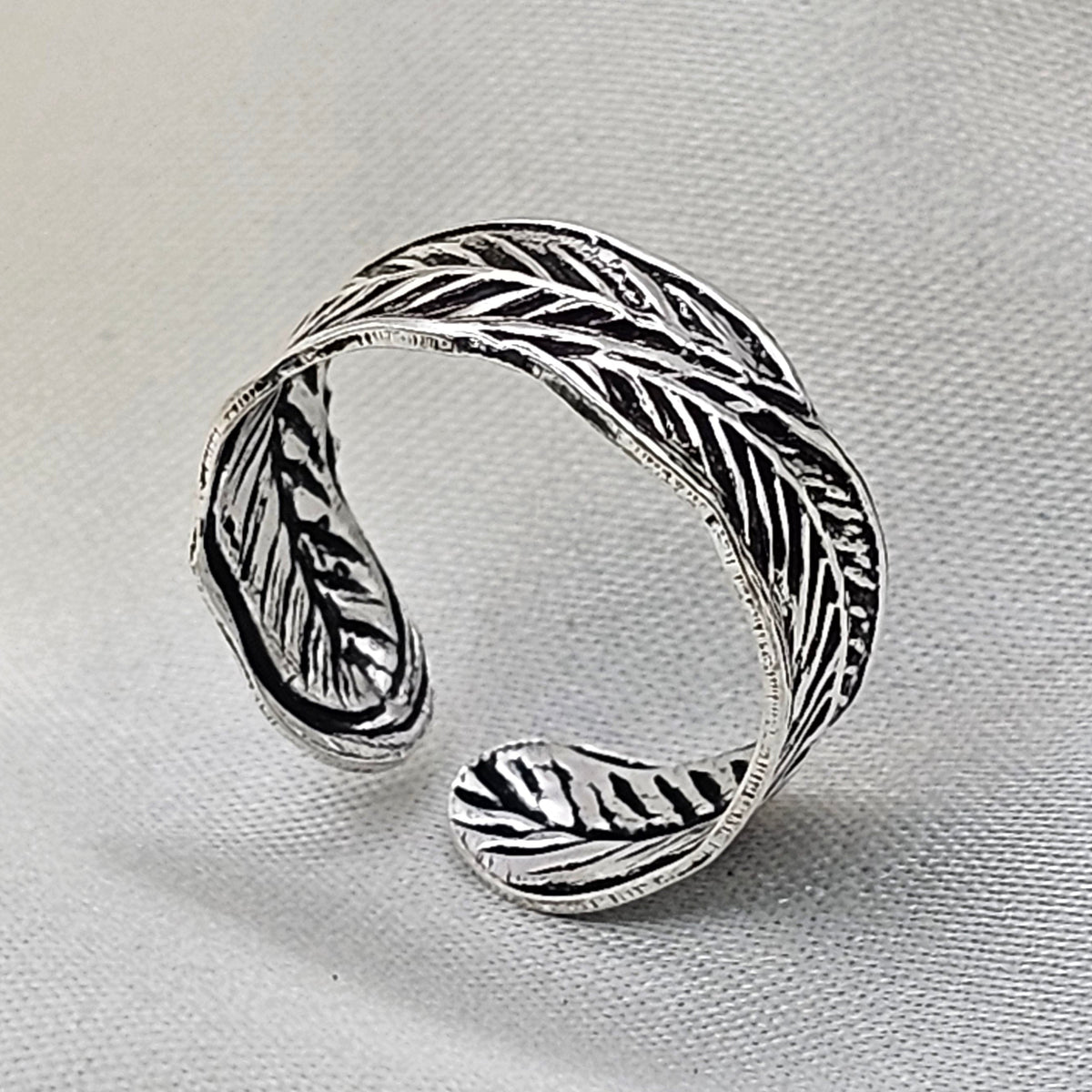 Feather Toe Ring image 0