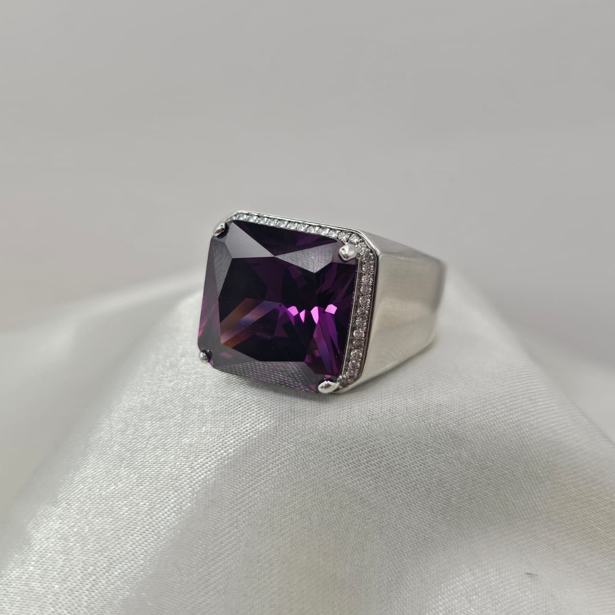 Square-Cut Purple Cubic Zirconia Ring image 2