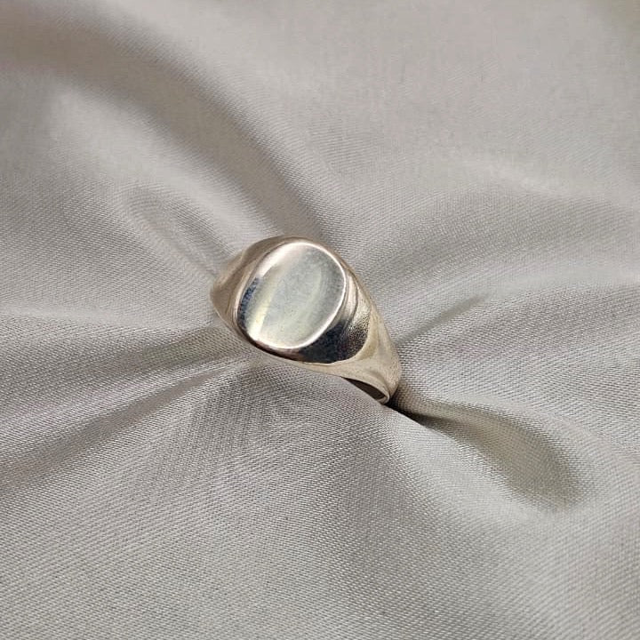 Round Signet Ring