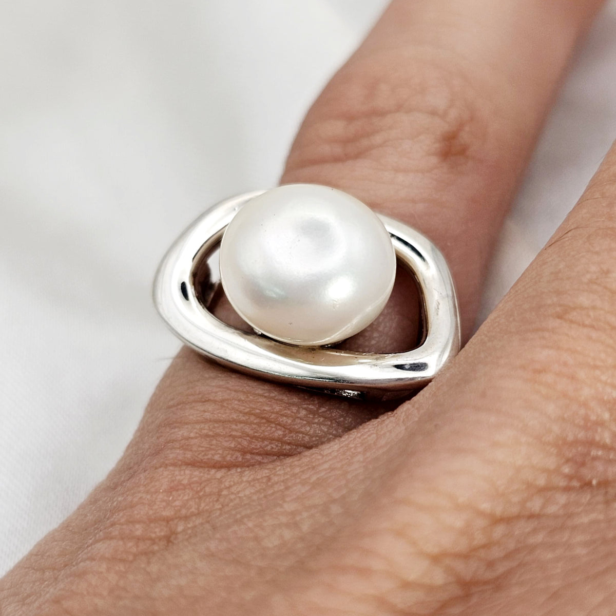 Freshwater Pearl Geometric Ring image 4