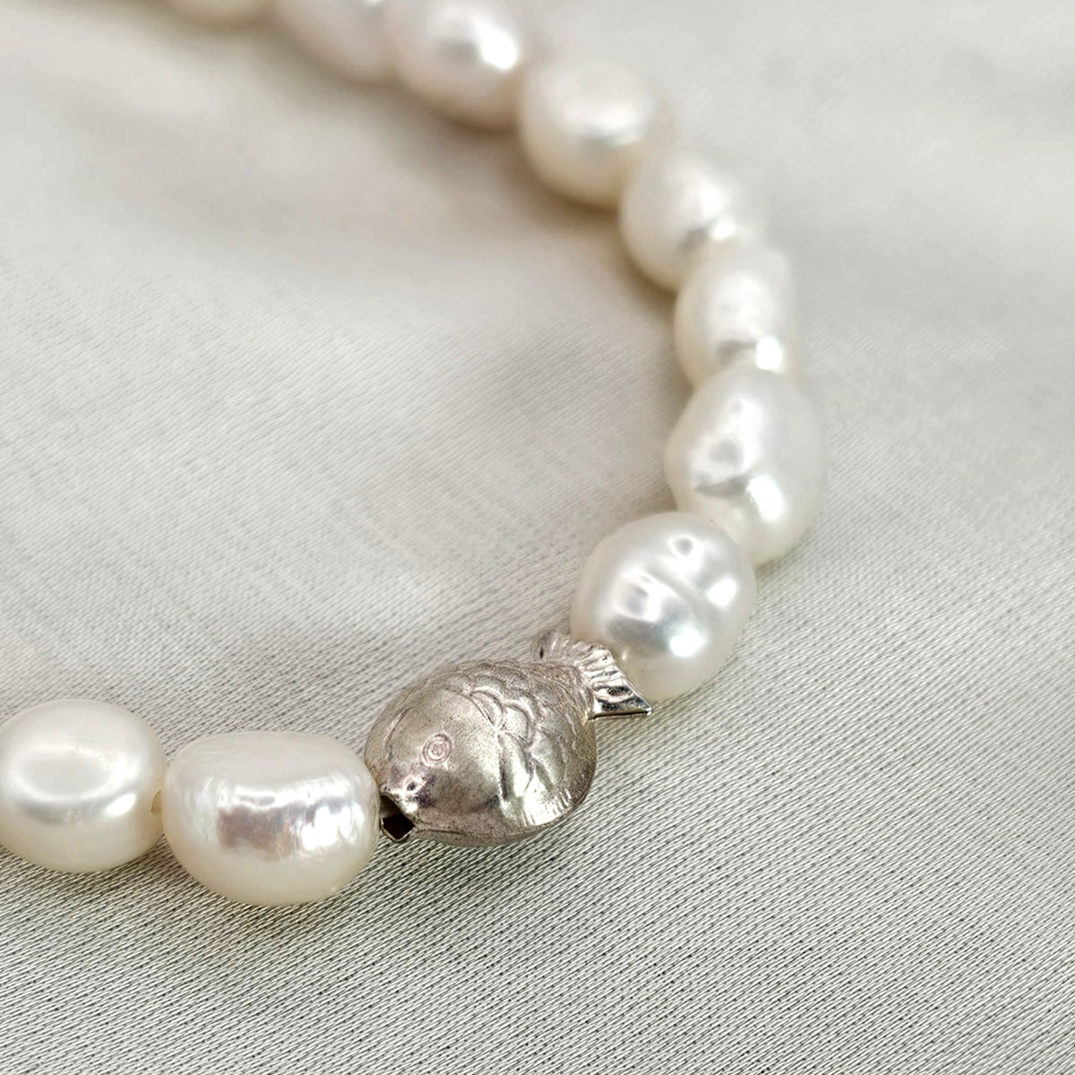 Freshwater Pearl Bracelet with Fish image 1