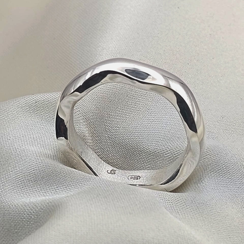 Sculpted Wave Band Ring image 6