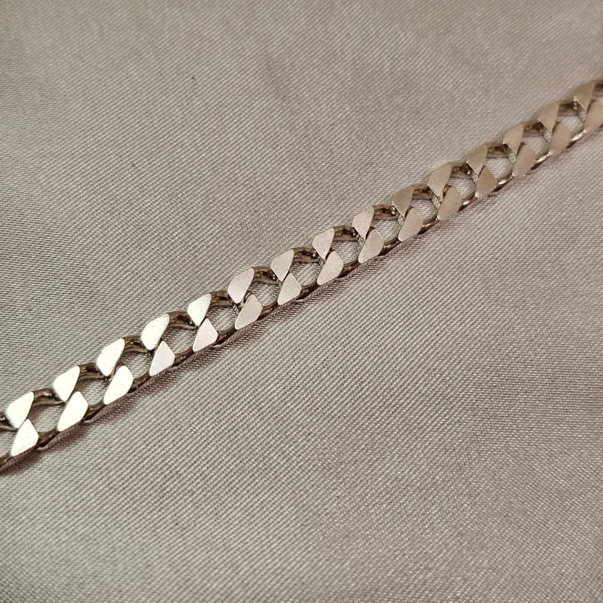 70cm Curb Chain
