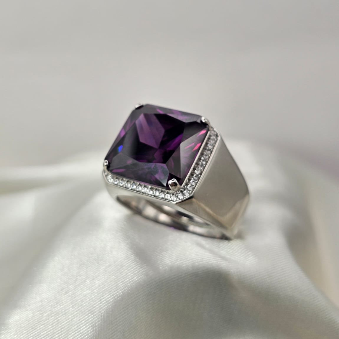 Square-Cut Purple Cubic Zirconia Ring image 3