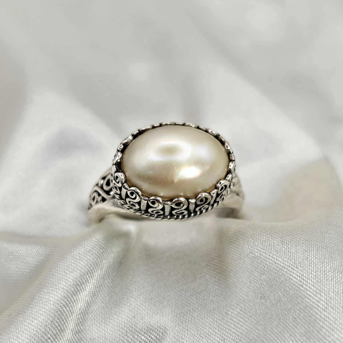 Vintage Pearl Ring image 2