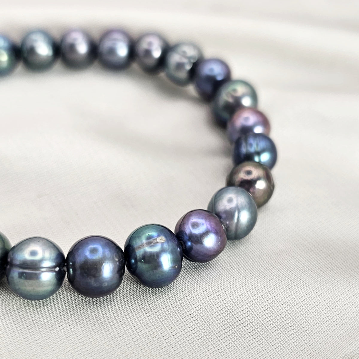 Peacock Pearl Bracelet image 0