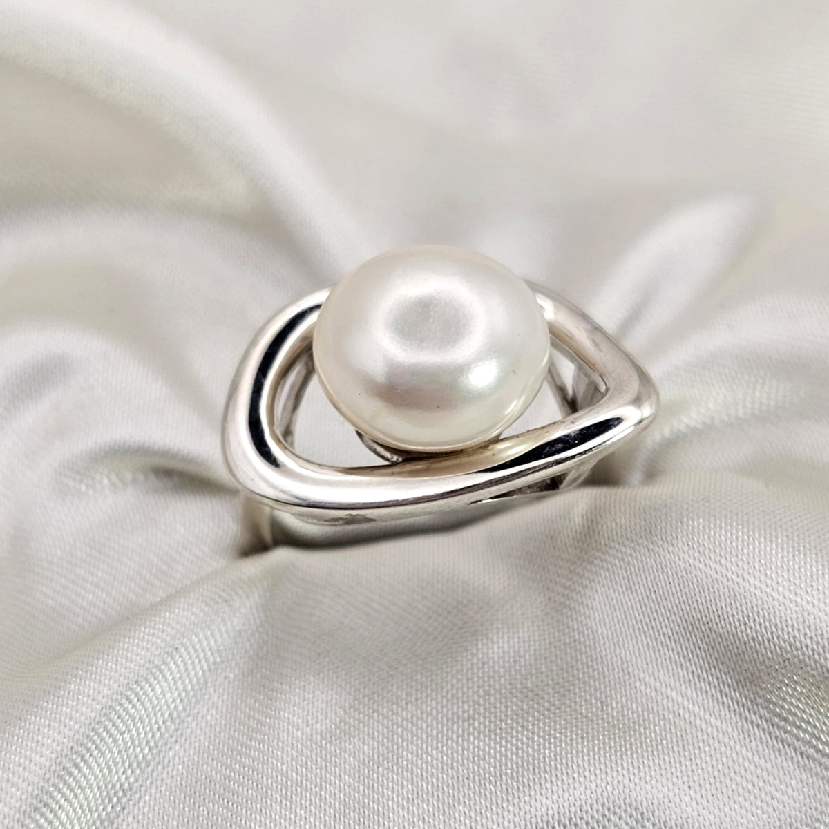Freshwater Pearl Geometric Ring image 6