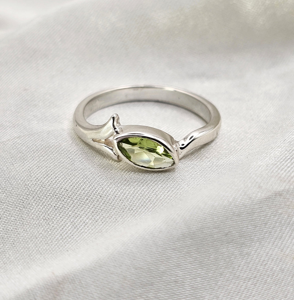 Peridot Marquise Ring image 8