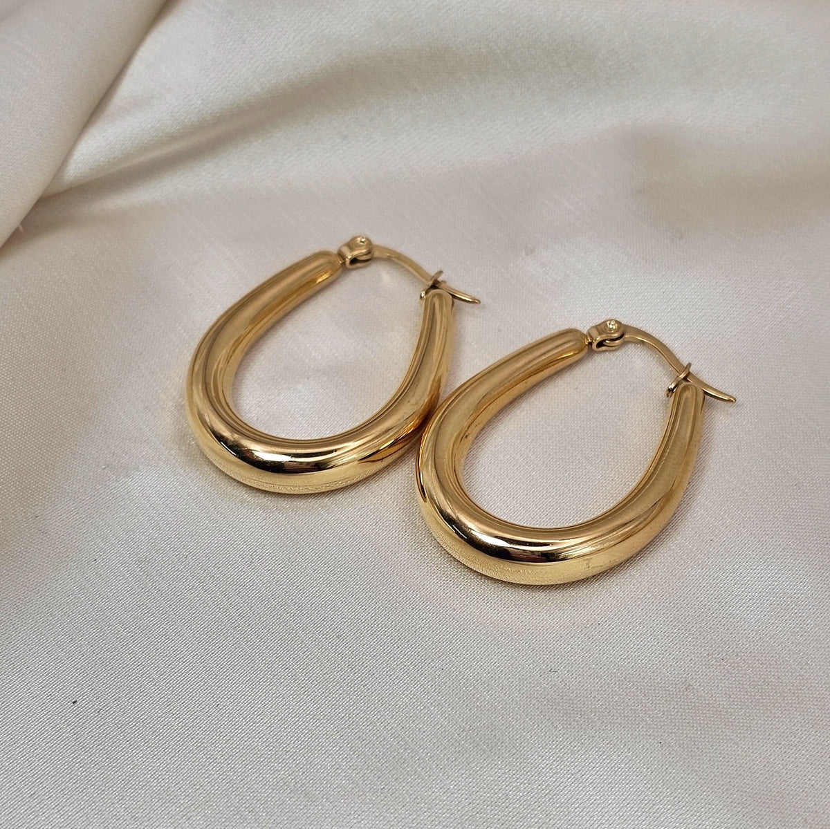 18k Gold Plated Stainless Steel Teardrop Hoop Earrings