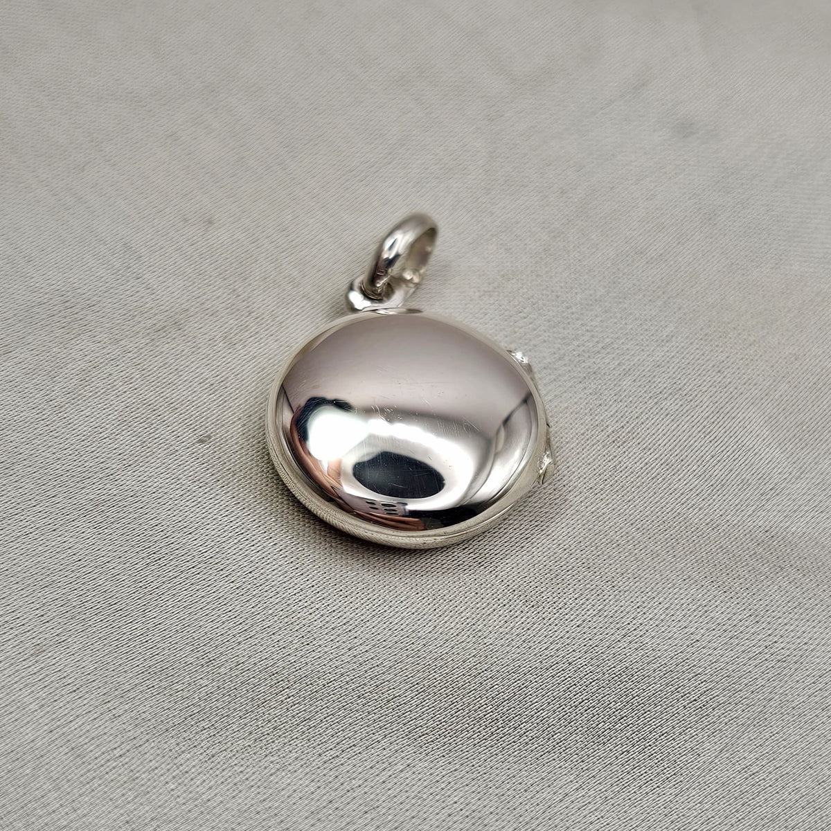 Round Locket Pendant