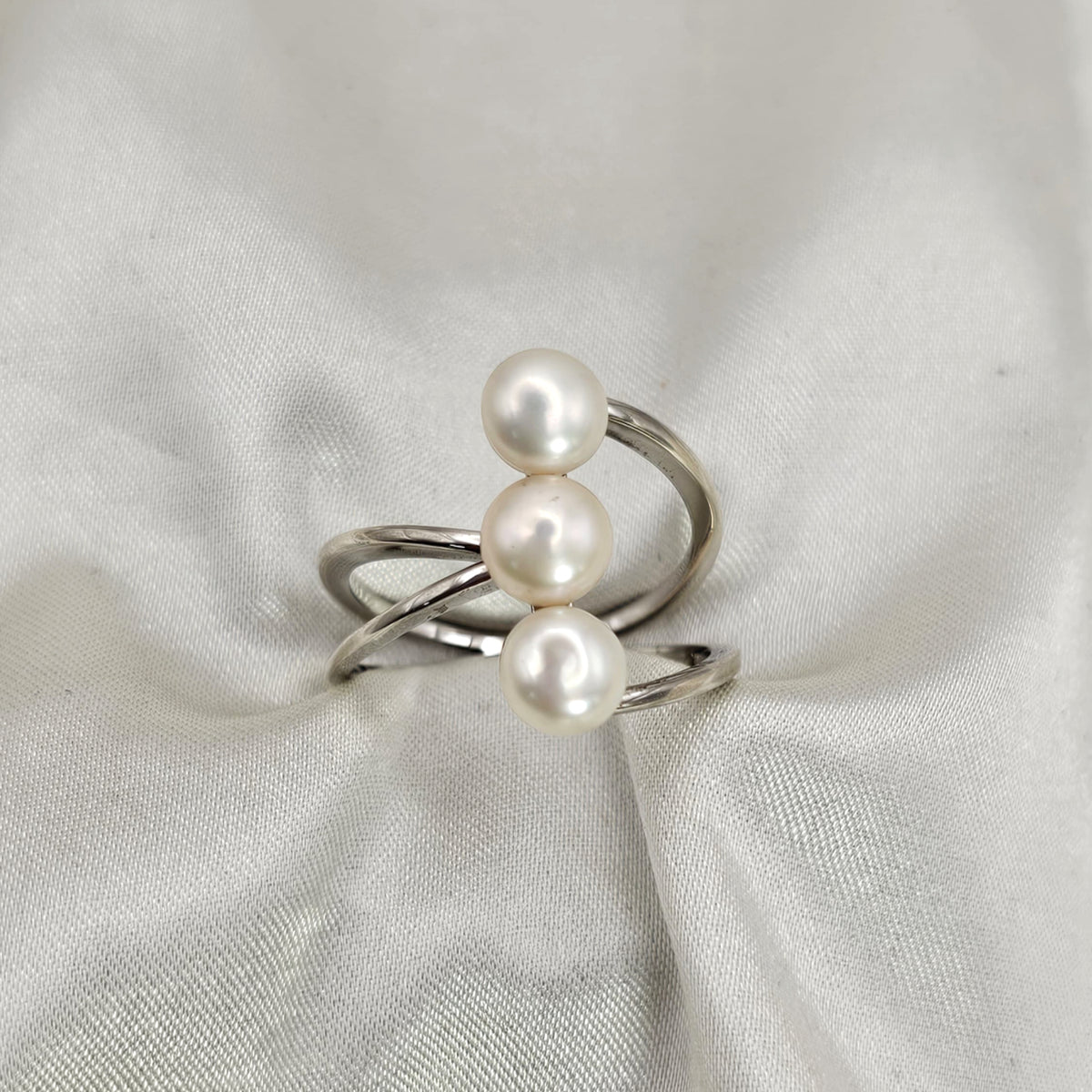 Triple Pearl Wrap Ring image 0
