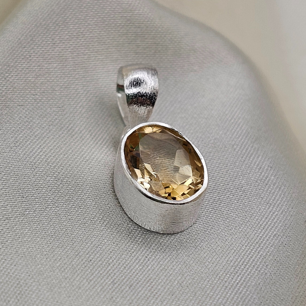 Oval Citrine Pendant image 3