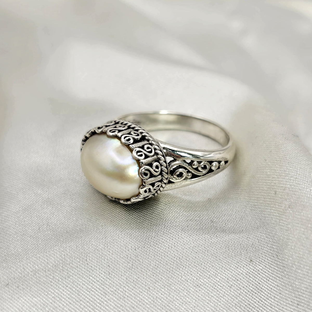 Vintage Pearl Ring image 3